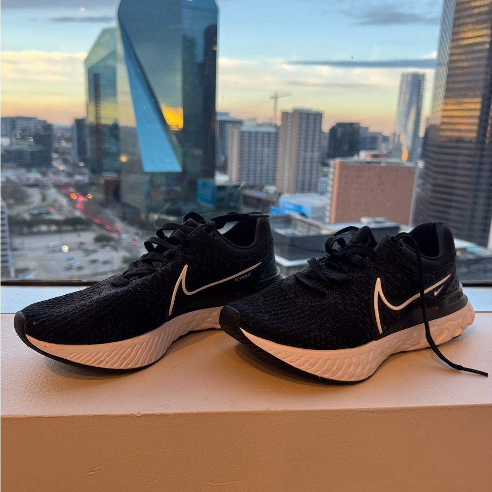NIKE Black Women's Running Shoes